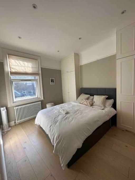 Stunning 2 Bed Fulham * Londra